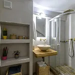 Naxian Nest 2br Near - Semi Basement Appartement Naxos City