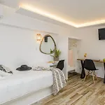 Appartement Naxian Nest 2br Near - Semi Basement Naxos City