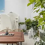 Naxian Nest 2br Near - Semi Basement *