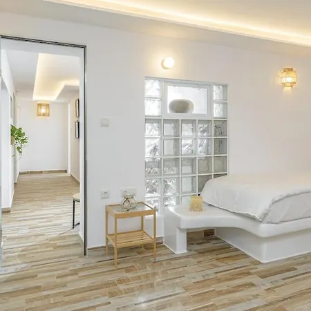 아파트 Naxian Nest 2br Near - Semi Basement Naxos City