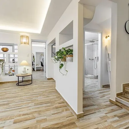 아파트 Naxian Nest 2br Near - Semi Basement Naxos City