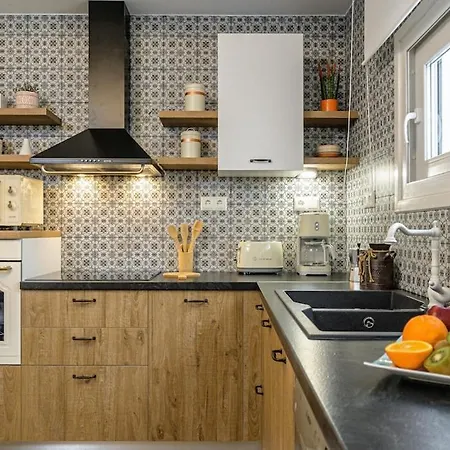 아파트 2br Near - - Semi Basement